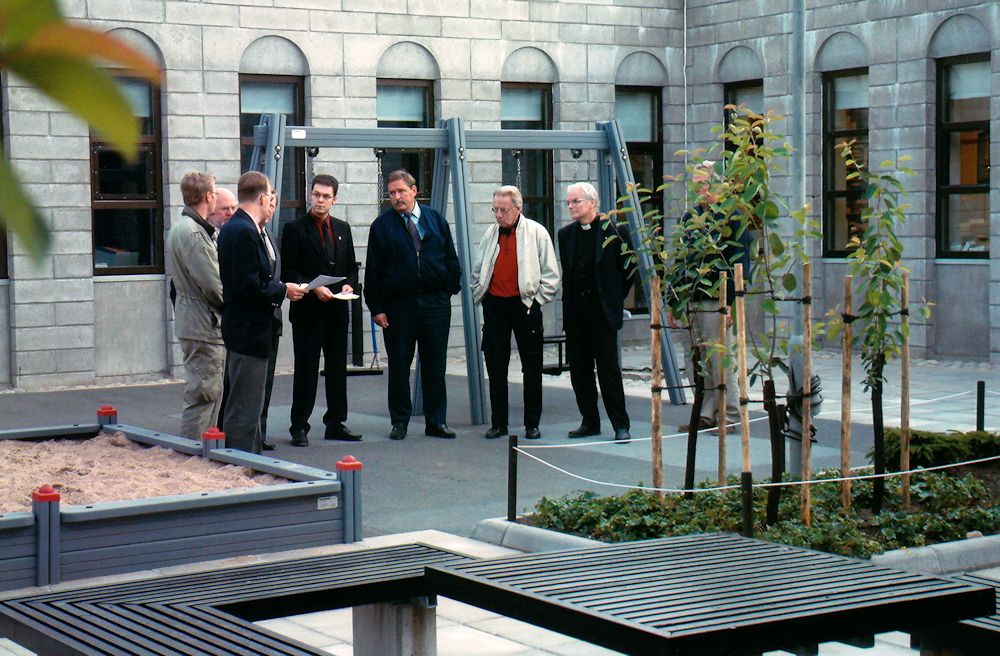 Kiinteist�johtokunta